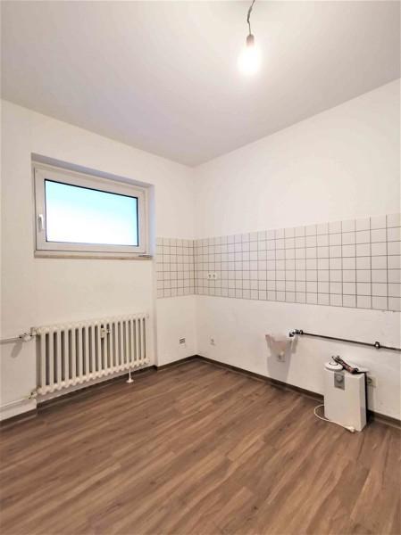 Großzügige 2-Zi.-Whg. mit Tageslichtbad und Balkon zimmer