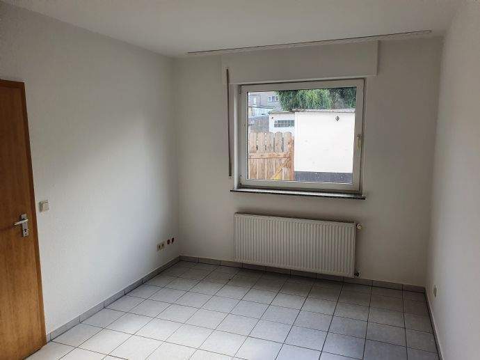 GELEGENHEIT!!! RENOVIERTE 3 ZIMMER ERDGESCHOSS WOHNUNG mit OFFENER KÜCHE + KLEINER TERRASSE in DUISBURG - RHEINHAUSEN - MITTE!!! 3 zimmer