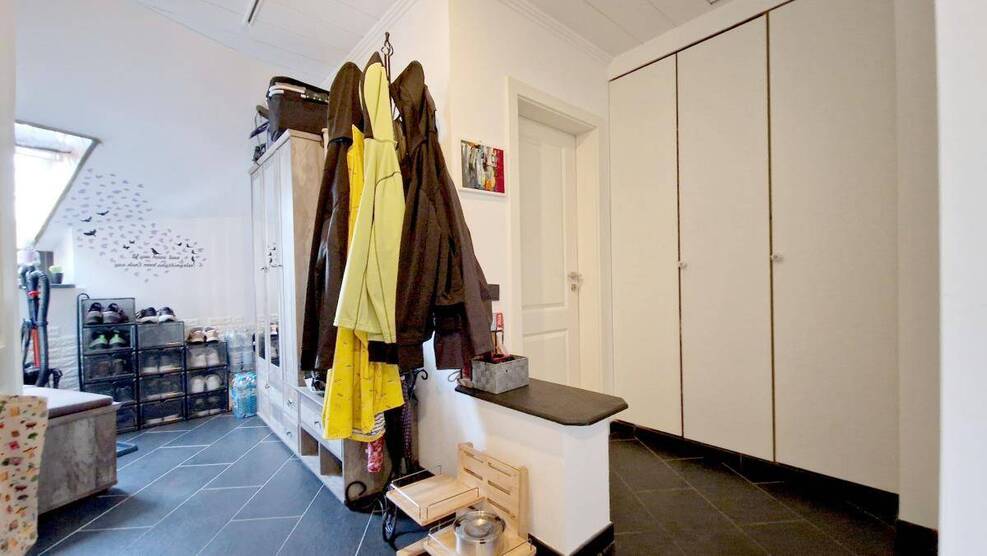 Moderne Wohnung mit Dachterrasse in einem Vierfamilienhaus. 3 zimmer