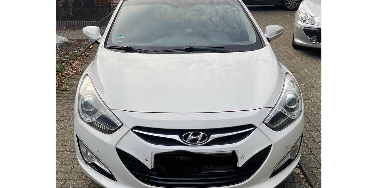 Hyundai i40 215.630 km 4.800 &euro; Duisburg 47167