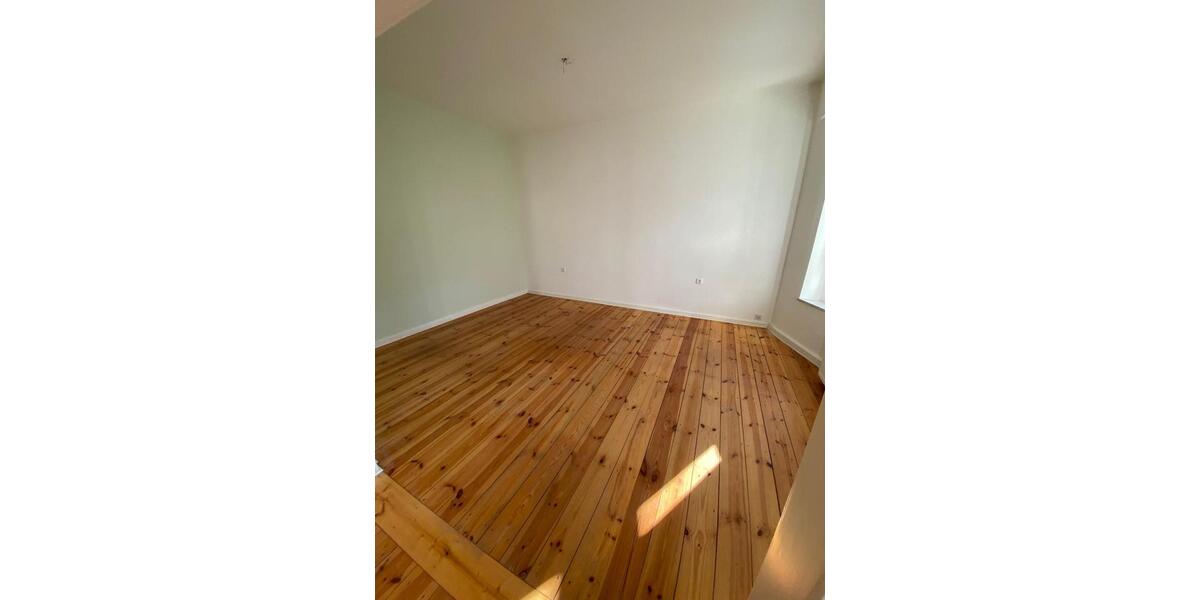 Etagenwohnung Essen Stadtbezirk VI - 3 Zimmer, 82 m&sup2;, 874&euro; | Angebot:26396193