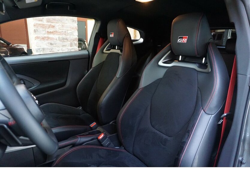 Yaris GR High Performance Autom. Navi Kamera