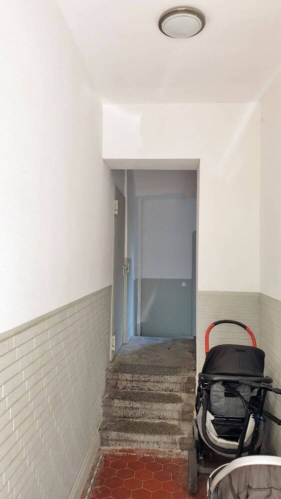 Modernisiertes Wohn- und Geschäftshaus, 488 qm vermietbare Fläche, 3 Garagen