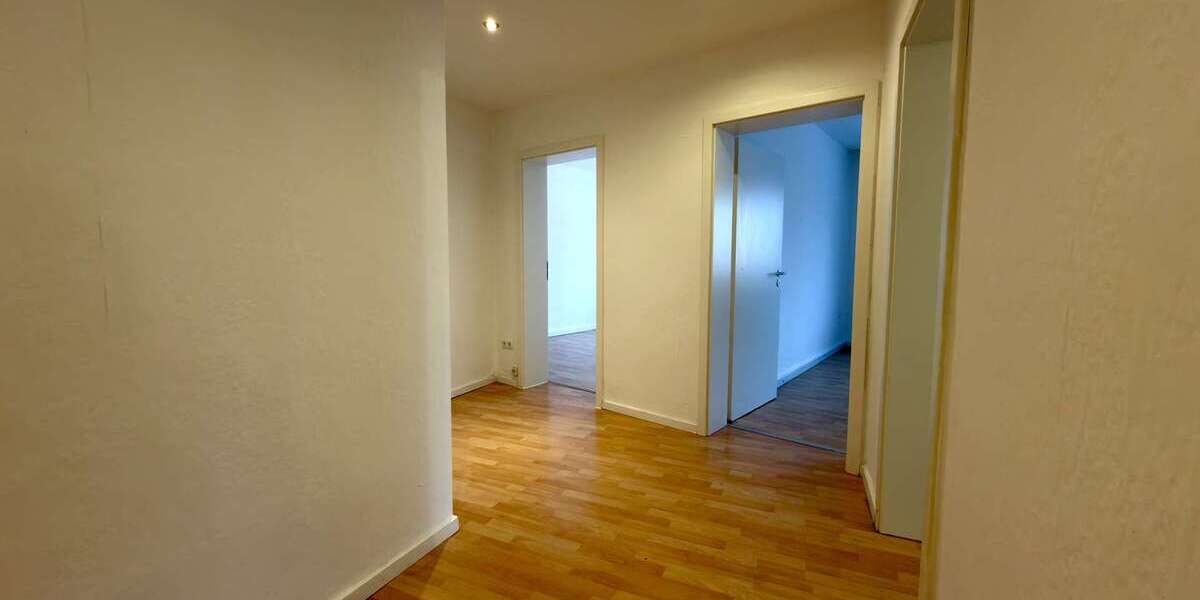 Attraktive 3,5-Zimmer-Wohnung im 2. Obergeschoss mit optionaler Garage - Etagenwohnung Essen Stadtbezirk III | Angebot:25537279