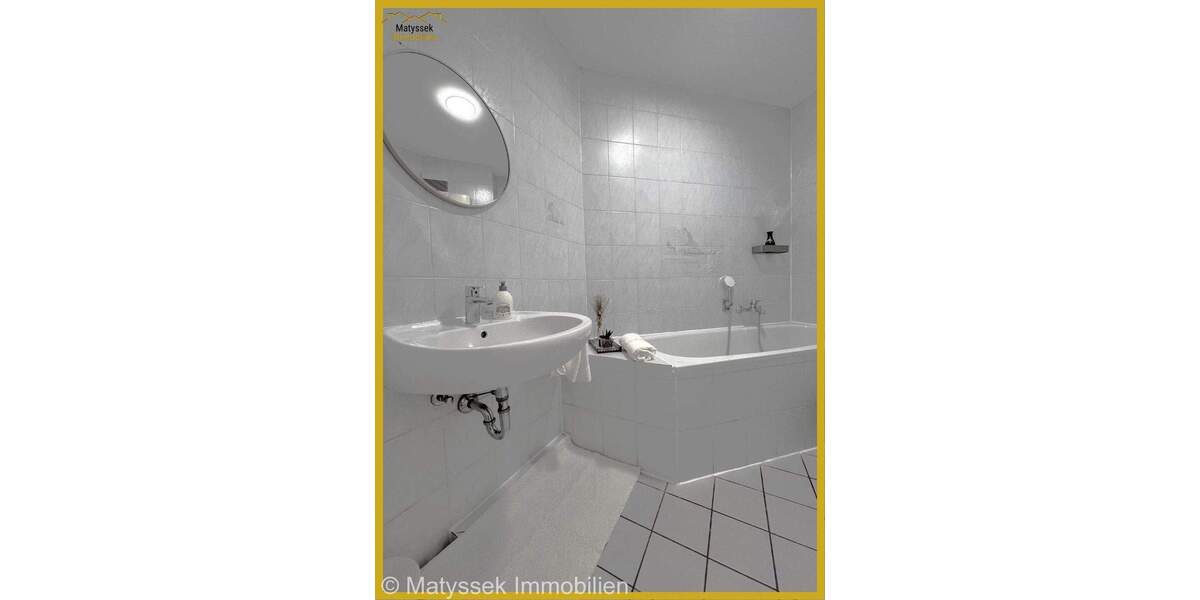 4,5-Zi.Wohnung,Küche,Bad,Gäste WC,Balkon,Keller, zzgl. Garage und 1 Außenstellplatz in DO - KirchhördeLöttringhausen 4 zimmer