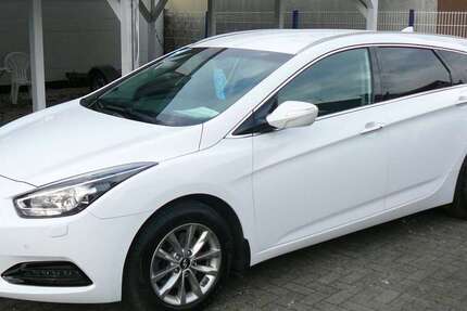 Hyundai i40 130.000 km 9.500 &euro; Dinslaken 46537