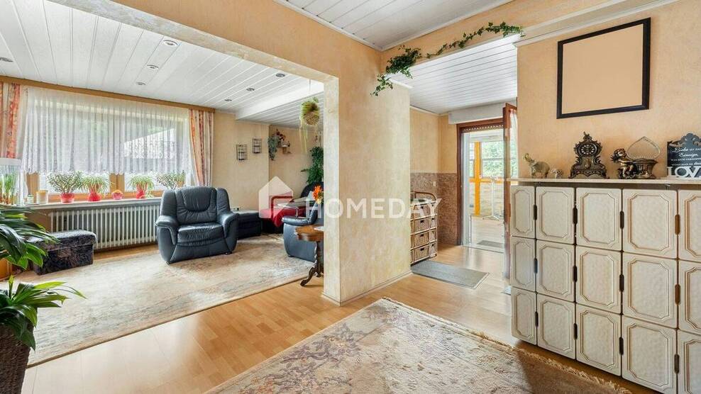 Einfamilienhaus mit Einliegerwohnung, großem Grundstück und vielseitigen Nutzungsmöglichkeiten 8 zimmer