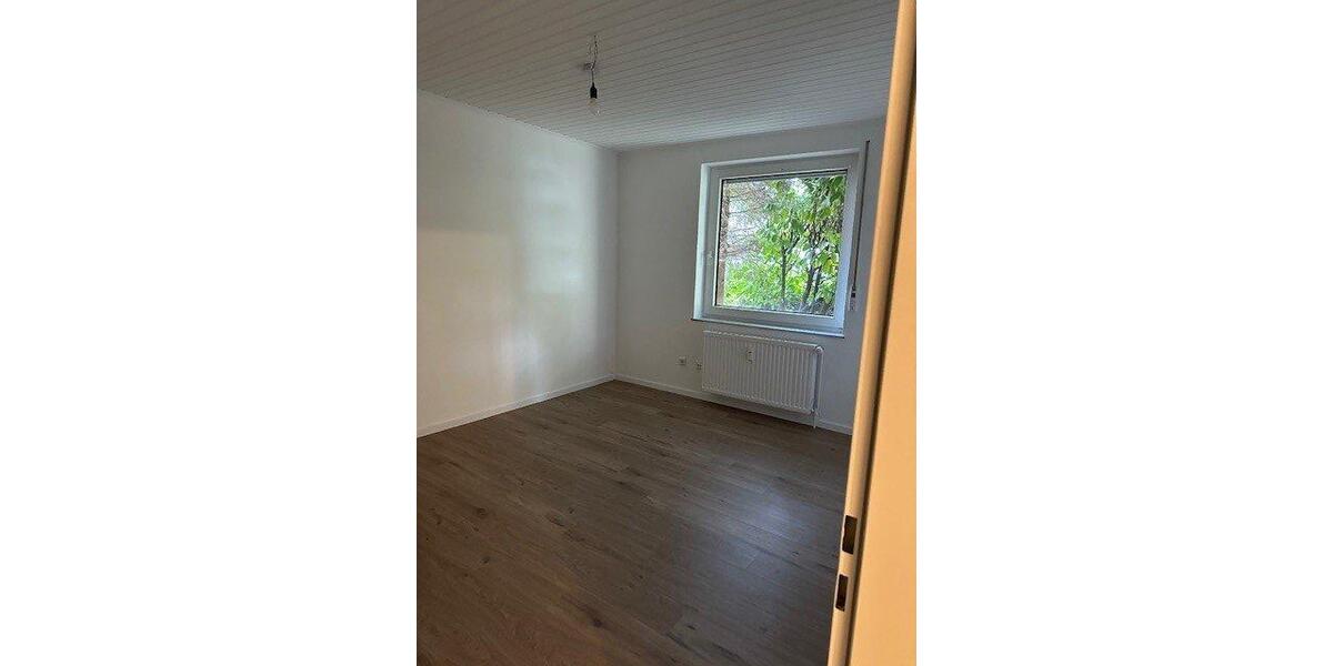 Erdgeschoßwohnung Wuppertal Gemarkung Nächstebreck - 4 Zimmer, 107 m&sup2;, 800&euro; | Angebot:26192314