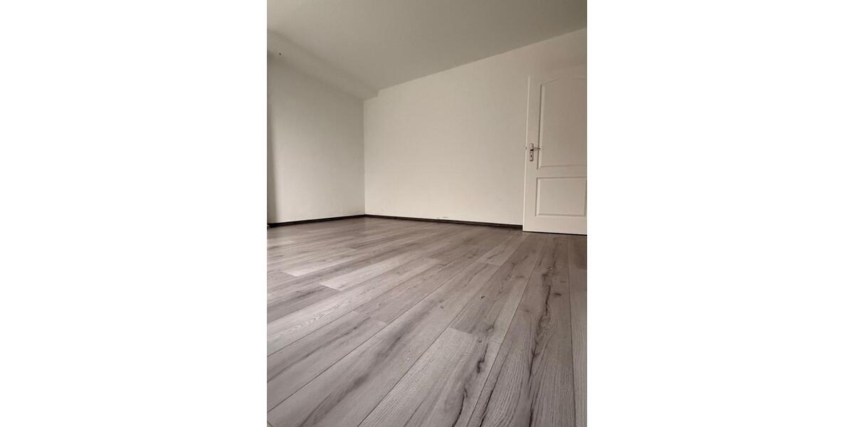 Großzügige 3-Zimmer-Wohnung über zwei Ebenen mit Wendeltreppe 3 zimmer