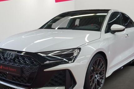 Audi RS3 5.500 km 69.770 € Duisburg 47249
