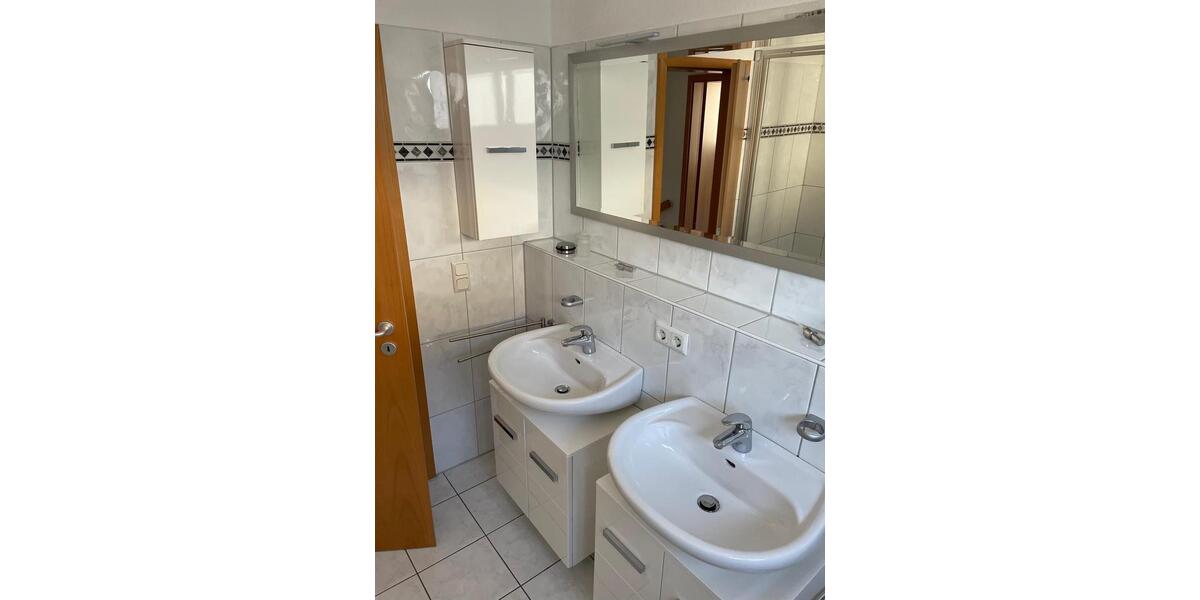 Doppelhaushälfte Wuppertal Gemarkung Elberfeld - 5 Zimmer, 180 m&sup2;, 1.800&euro; | Angebot:26322812