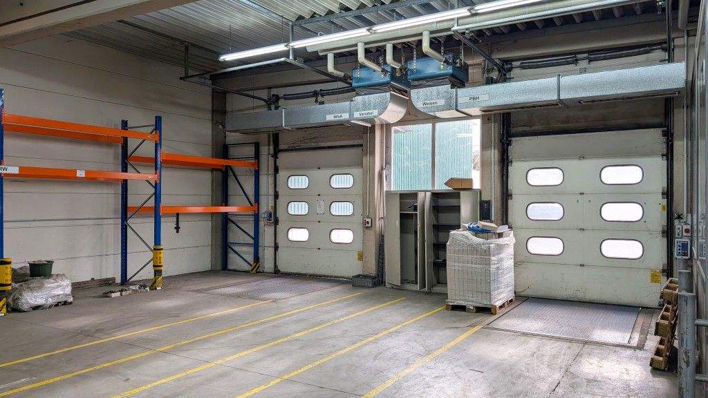 Produktionsgebäude mit Lager- und Büroflächen in bester Lage von Velbert zimmer