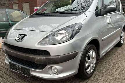 Peugeot 1007 69.900 km 1.749 € Essen 45145