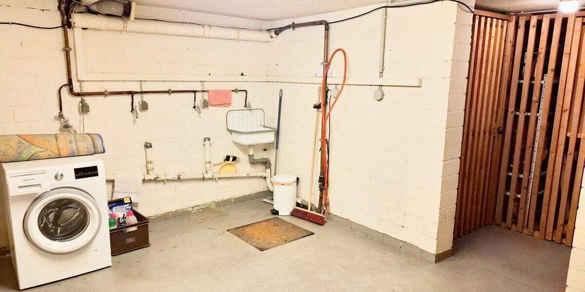 Mehrfamilienhaus, Wohnhaus Velbert Mitte - 9 Zimmer, 208 m&sup2;, 559.000&euro; | Angebot:25213052