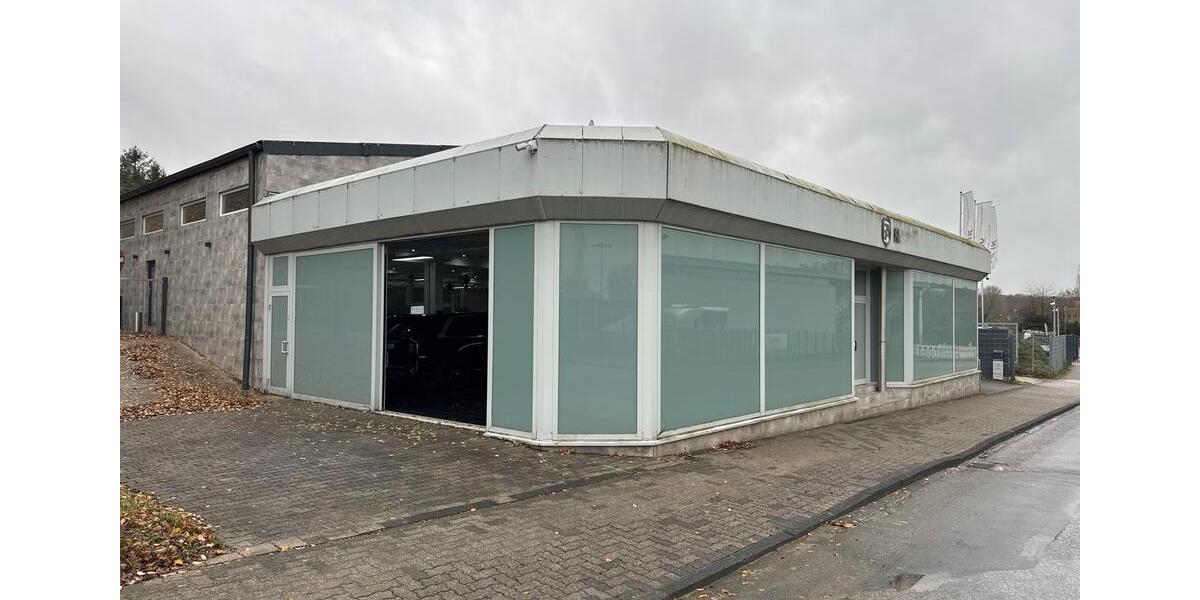 Befahrbare Halle Autohaus Gewerbehalle mit Büro zimmer