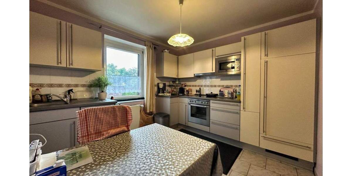 renovierte 3 Zimmer Wohnung, vollmöbliert 3 zimmer