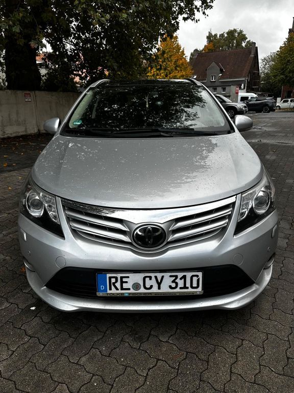 Toyota Avensis 162.210 km 8.200 € duisburg 47169