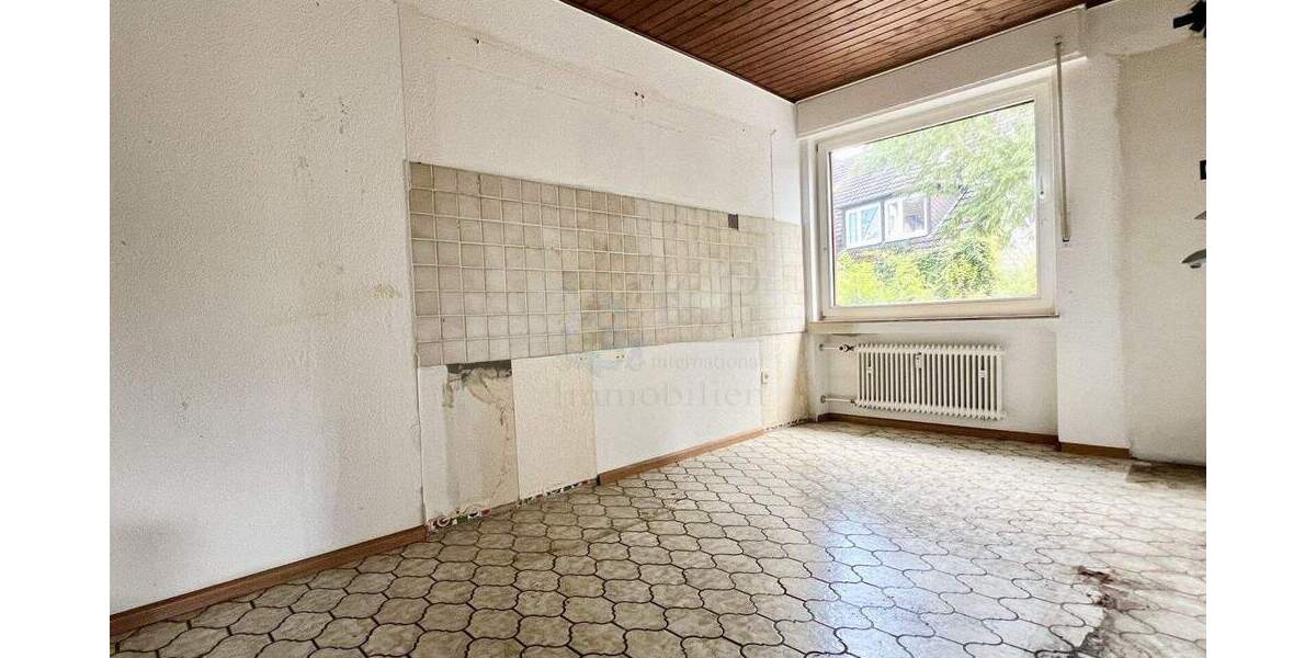 BURGALTENDORF: GROSSZUEGIGE ETW MIT 5 ZIMMERN, GARAGE, GARTEN UND UNTERGESCHOSS 5 zimmer