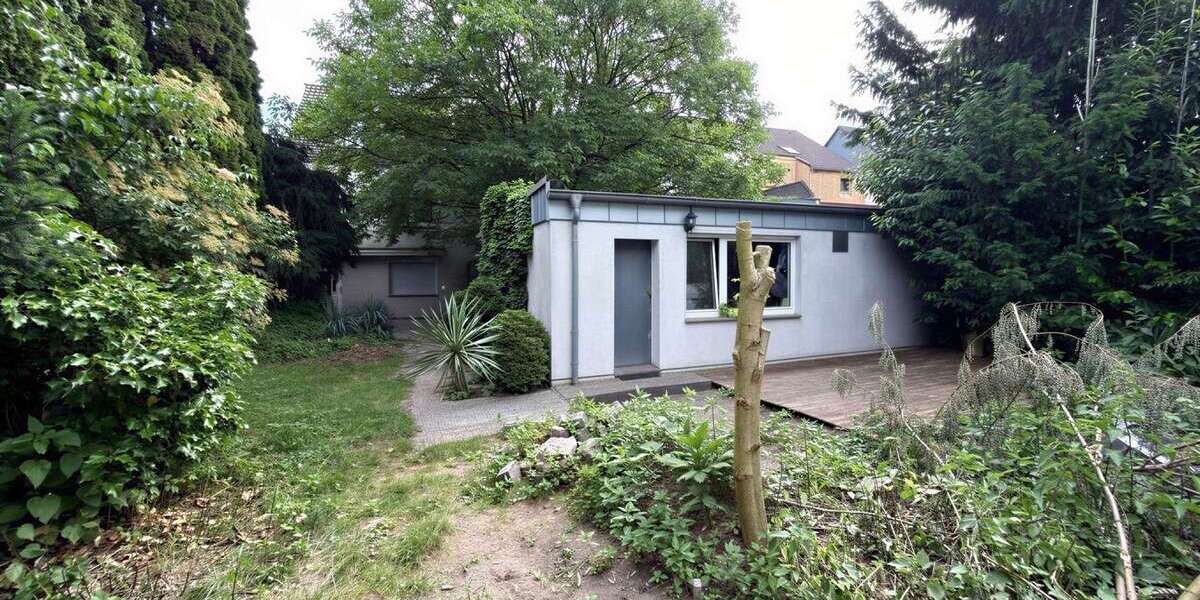 Mehrfamilienhaus mit Potenzial in Dinslaken-Bruch – 5 Wohneinheiten, Garten & Garagen - Mehrfamilienhaus, Wohnhaus Dinslaken Lohberg | Angebot:27119901