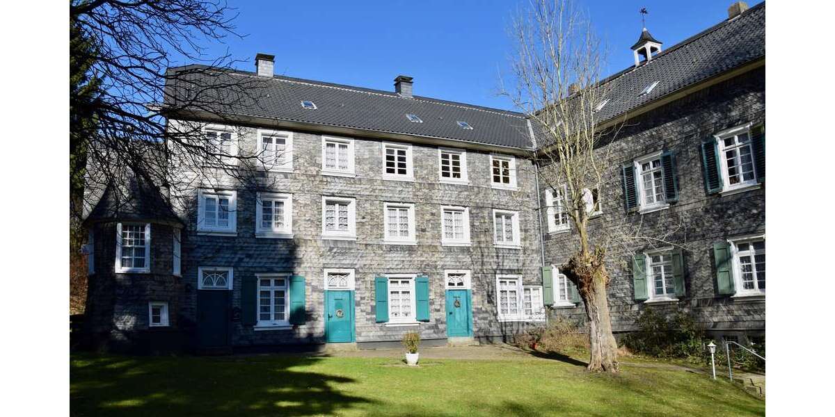 Wohnung zum Mieten in Wuppertal 1.350 € 140 m² 5 zimmer