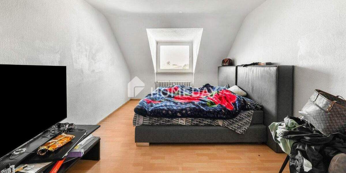 Zentralgelegene Dachgeschosswohnung mit 2 Zimmern und Wannenbad 2 zimmer