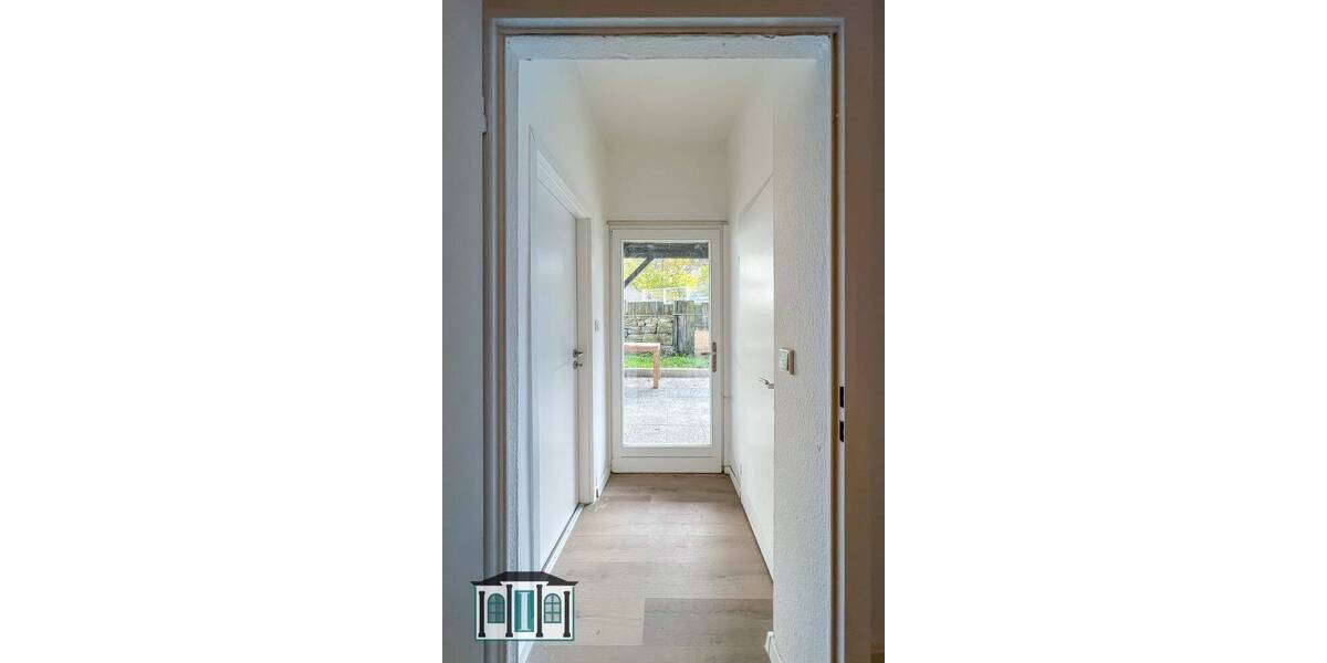 Denkmalschutz trifft Investitionschance: Dreiparteienhaus mit Entwicklungspotenzial 1 zimmer