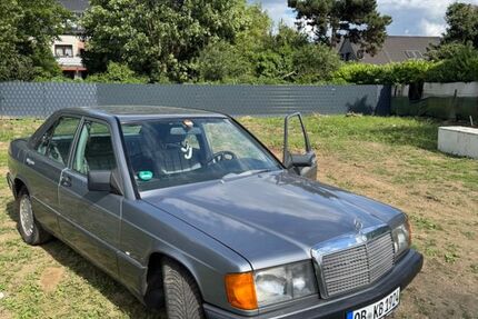 Mercedes-Benz 190 110.000 km 2.999 &euro; Oberhausen 46045