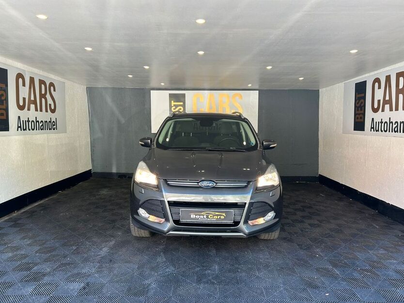 Ford Kuga 157.000 km 9.000 € Bochum 44805