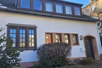 Haus zum Kaufen in Düsseldorf 1.950.000 € 249 m²