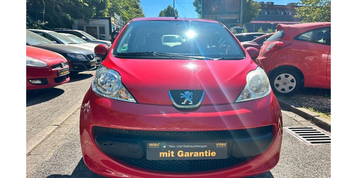 Peugeot 107 183.842 km 1.499 € Essen 45145