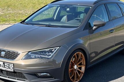 Seat Leon 119.300 km 11.950 &euro; Essen 45355