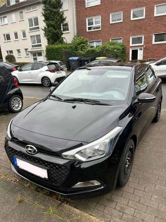 Hyundai i20 145.000 km 6.000 € Essen 45144