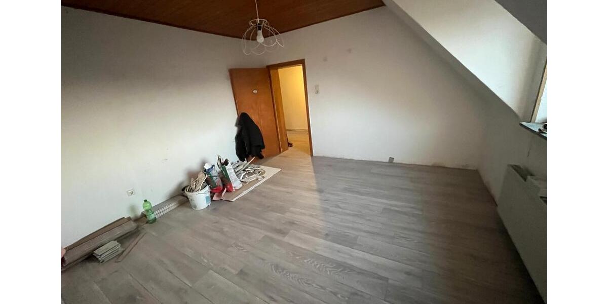 Dachgeschoßwohnung Oberhausen Osterfeld - 3.5 Zimmer, 75 m&sup2;, 650&euro; | Angebot:26237035