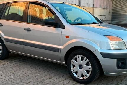 Ford Fusion 170.600 km 2.400 &euro; Gelsenkirchen 45886