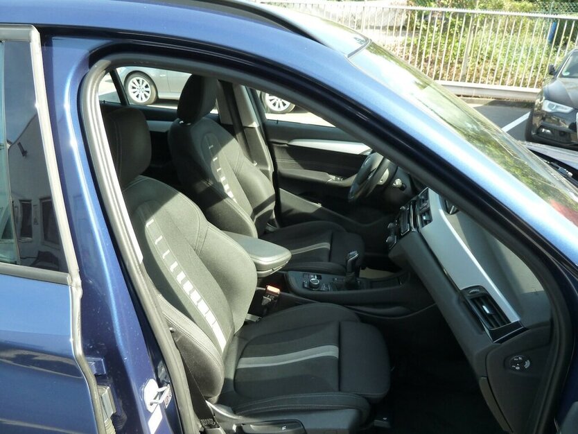 BMW X1 X drive18 D Avantage Sportsitzei AHK PDC DAB 188.000 km 16.800 € Ratingen 40885