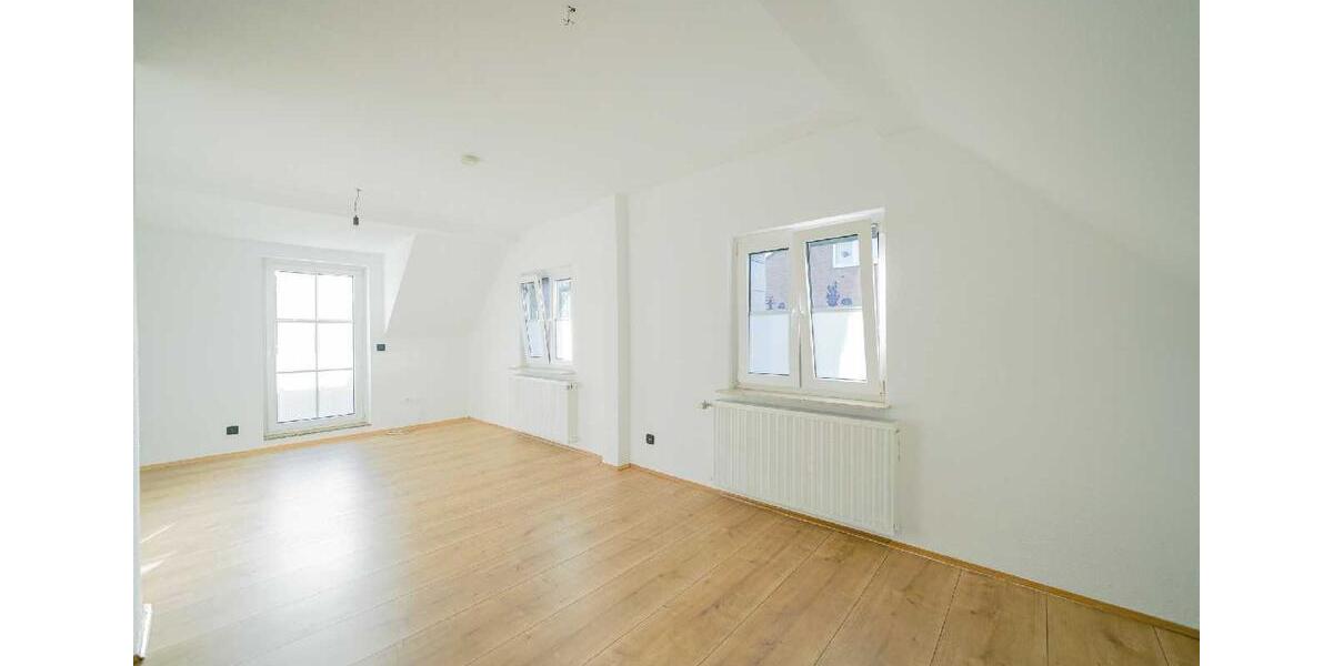 Einfamilienhaus Ratingen Tiefenbroich - 5 Zimmer, 220 m&sup2;, 2.500&euro; | Angebot:24815445