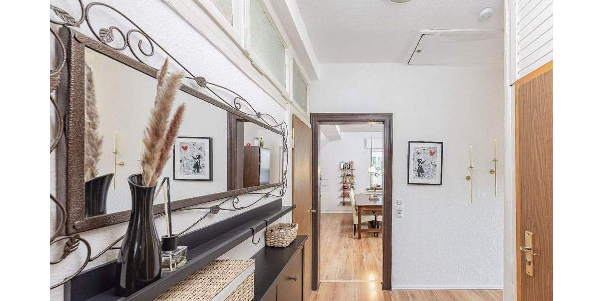 Wohnglück trifft Mieteinnahme: Freistehendes Zweifamilienhaus mit traumhaftem Garten 7 zimmer