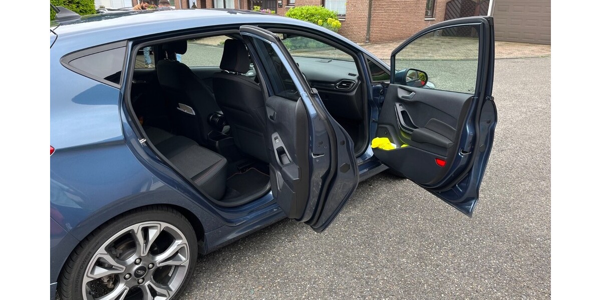 Ford Fiesta st line 95.143 km 14.900 &euro; Sprockhövel 45549