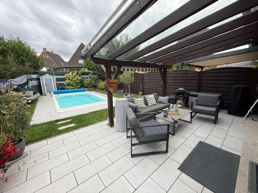 Doppelhaushälfte in top Lage mit Pool und Sauna!!!