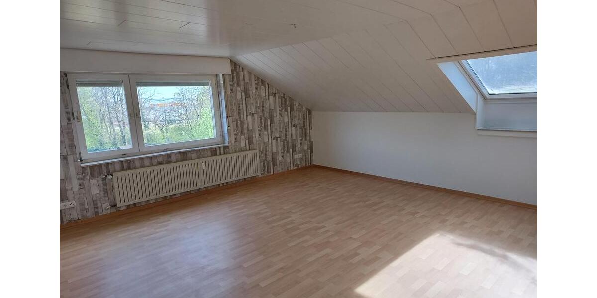 Dachgeschoßwohnung Voerde (Niederrhein) - 2 Zimmer, 60 m&sup2;, 324&euro; | Angebot:26085825
