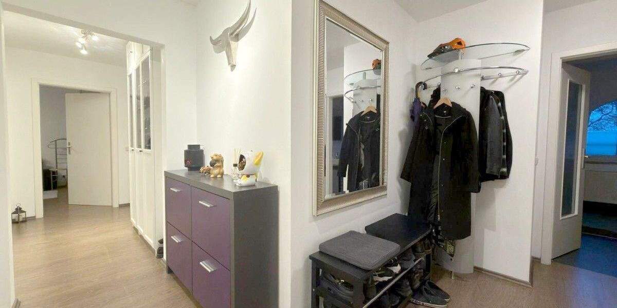 Etagenwohnung Oberhausen Altstadt-Mitte - 3 Zimmer, 113 m&sup2;, 945&euro; | Angebot:25250361