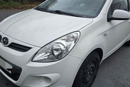 Hyundai i20 160.000 km 2.499 &euro; Wuppertal 42287