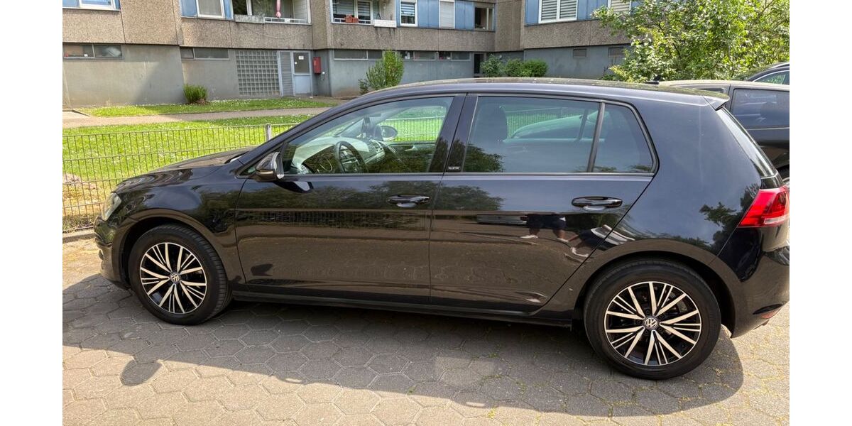 VW Golf 166.000 km 10.800 &euro; Duisburg 47137