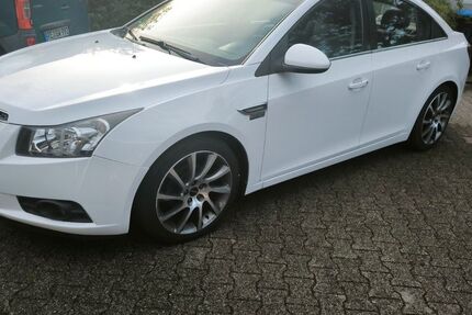 Chevrolet Cruze 94.669 km 4.500 &euro; Waltrop 45731