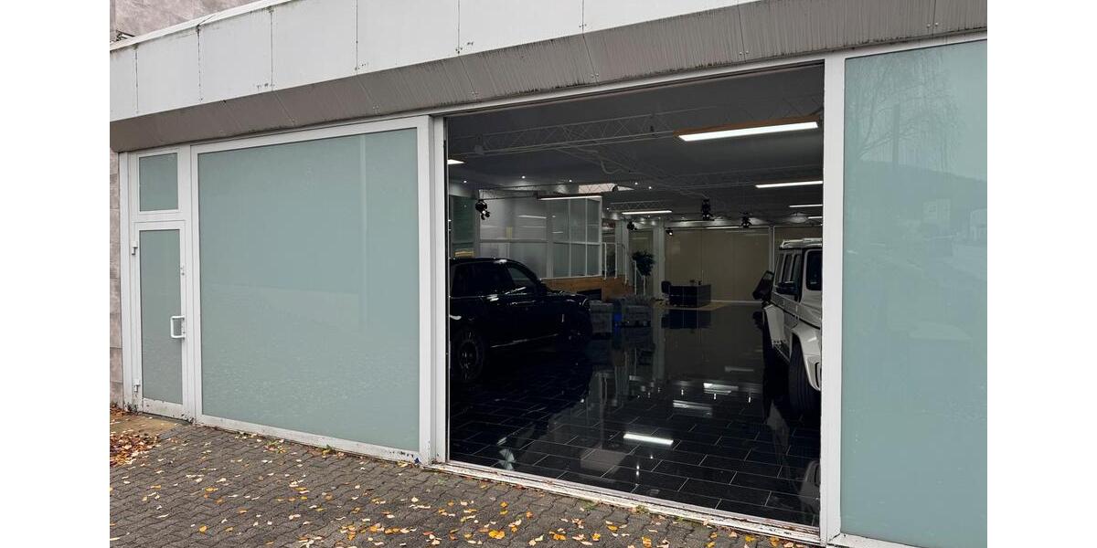 Befahrbare Halle Autohaus Gewerbehalle mit Büro zimmer