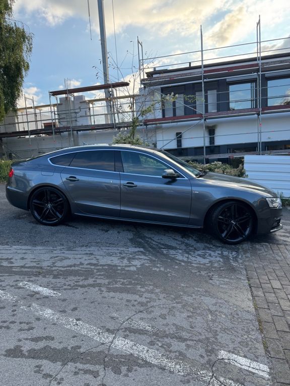 Audi A5 240.000 km 11.500 € Wuppertal 42117