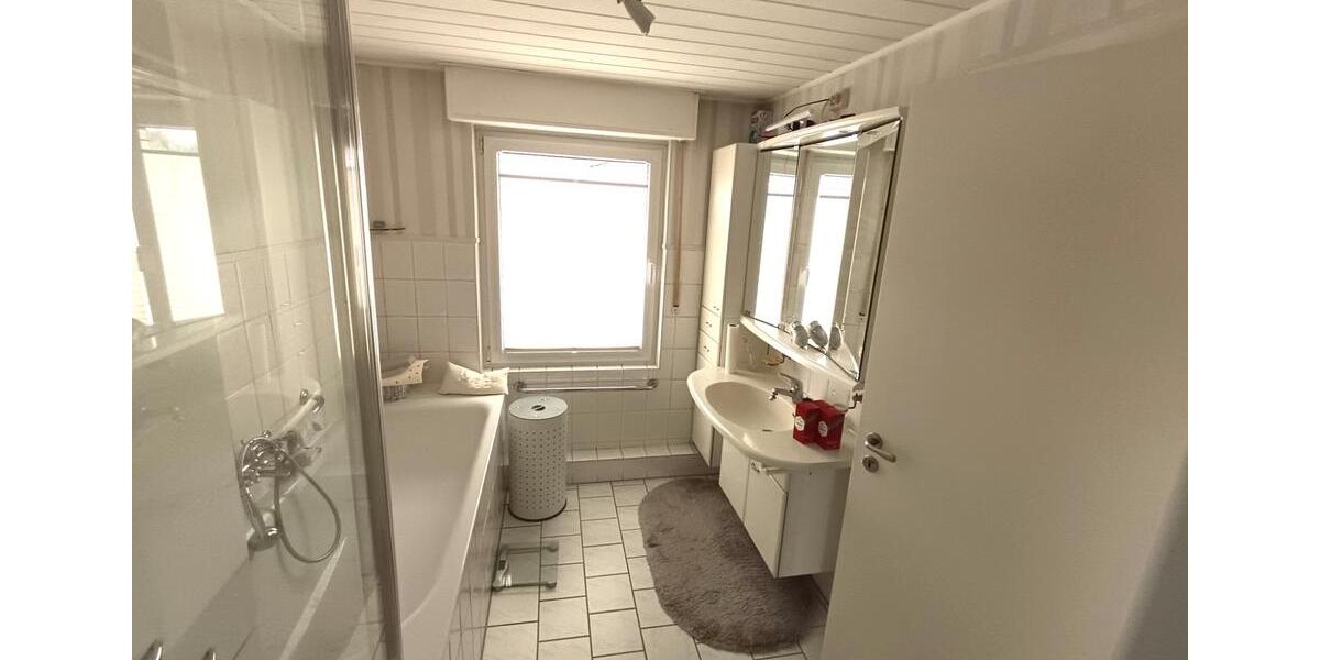 Reihenhaus Duisburg Hochheide - 4 Zimmer, 110 m&sup2;, 259.000&euro; | Angebot:27081987