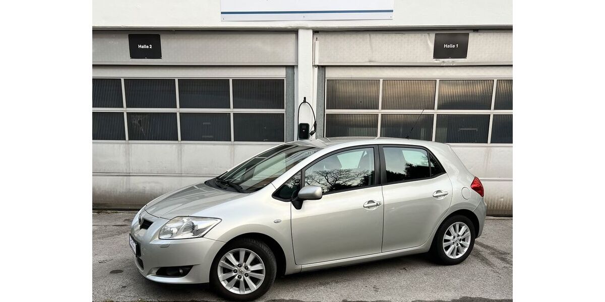 Toyota Auris 104.300 km 6.499 &euro; Sprockhövel 45549