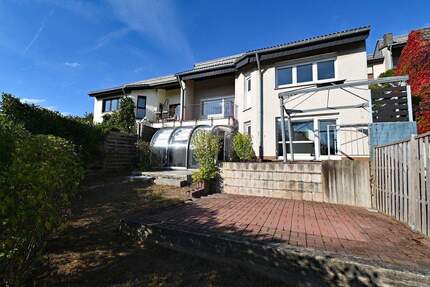 Überflieger :) Modernisierungsbedürftiges 5-Zimmer-Zuhause mit ELW & Garagen in Kettwig 5 zimmer