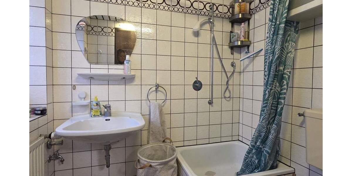 Lichtdurchflutete Eigentumswohnung mit Garten & vielseitigem Souterrain 5 zimmer